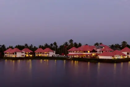 Explore the Best Backwater Resorts in Alleppey: A Guide to Serenity and Luxury