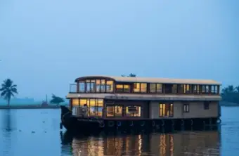 Luxury Houseboat Package