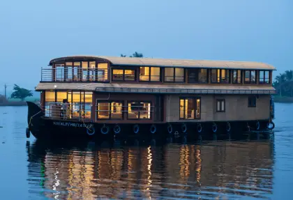 2 Bedroom luxury Houseboat