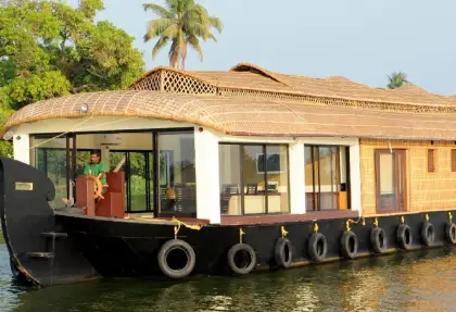 2 Bedroom Semi-luxury Houseboat