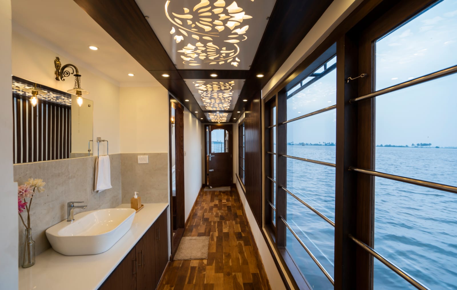 Soma Houseboat 3