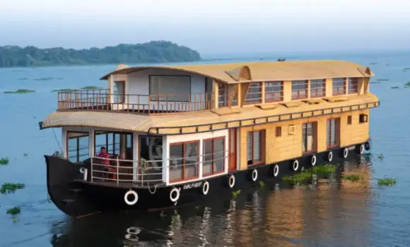 Deluxe Houseboat