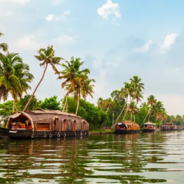 Canoeing in Alleppey