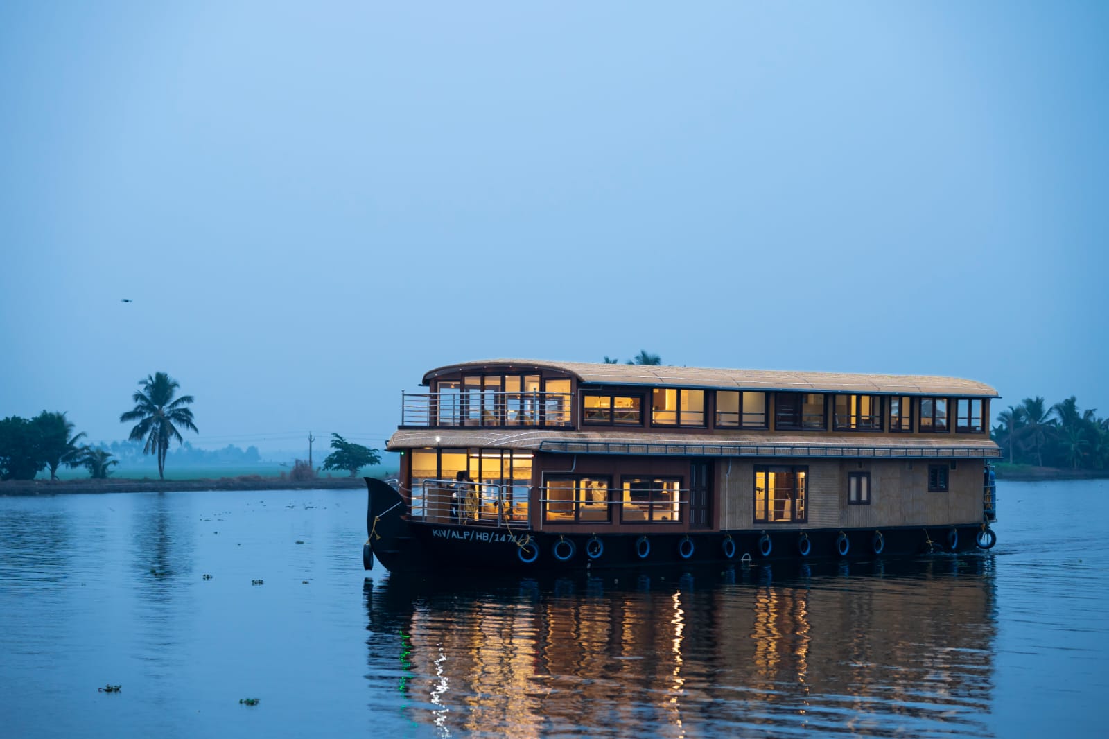 Soma Houseboat 1