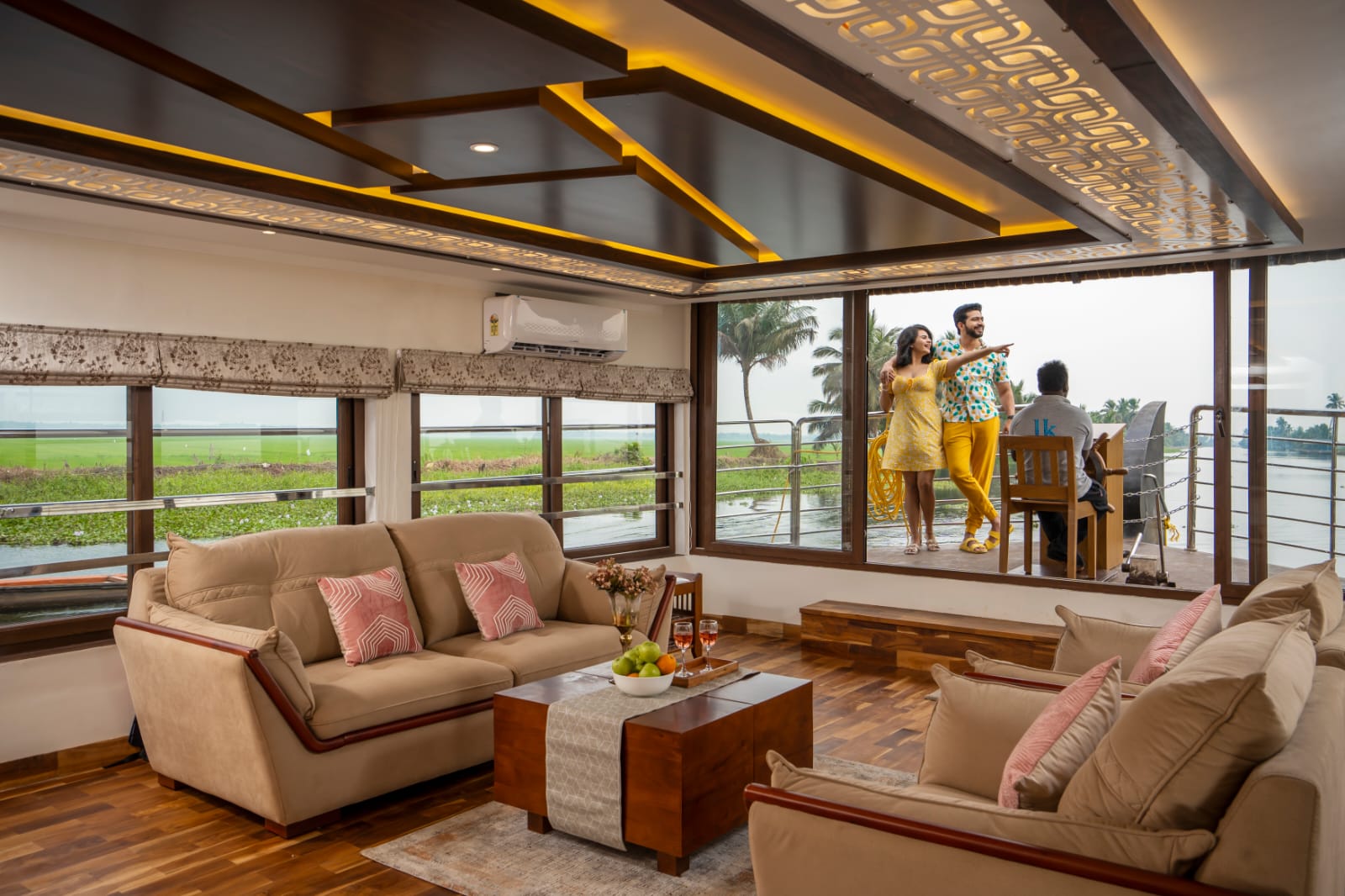 Top 10 Luxury Houseboats in Alleppey, Kerala