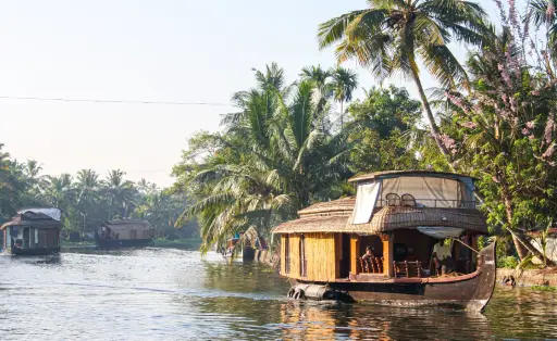 Best Routes from Hyderabad to Alleppey